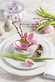 Spring Flowers Arrangement Impressions: Place setting for Easter table with spring flowers