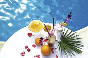 Refreshing Cocktails Impressions: Poolside drinks, refreshing