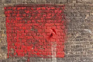 Impressions de Les briques peintes en rouge forment un motif de fond d'une mur Art Abstrait Impressions: Briques peintes en rouge, motif de fond d'un mur.