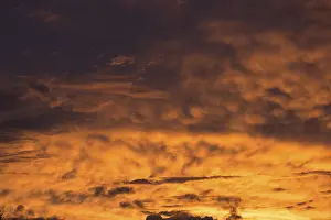 Cloudy Evening Scene Impressions: Reddish clouds in the evening sky