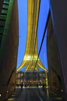 German Evening Atmosphere Impressions: Reflection in the facade at dusk