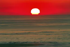 Atmospheric Light Effects Impressions: Refraction and reflection at sunset