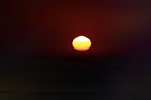 Soft Lightning Effect Impressions: Refraction and reflection at sunset