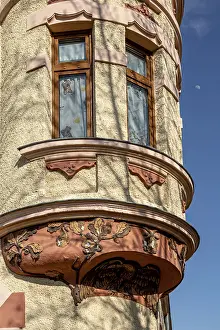 Bay Window Architecture Impressions: Round bay window on a residential building