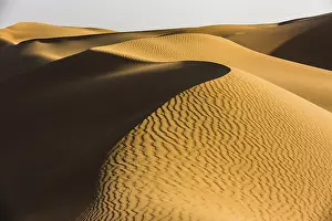 Dry Desert Region Images Impressions: Shapes, structures and patterns
