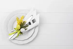 Table Decoration Inspiration Impressions: Spring table setting with mimosa easter holidays dinner