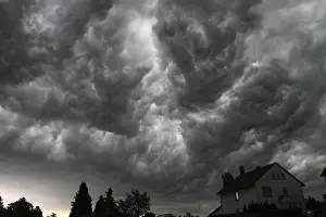 Stormy Atmosphere Impressions: Storm clouds