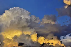 Cloudy Evening Sky Impressions: Storm clouds, towering vertical clouds