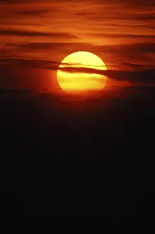 Cloudy Evening Atmosphere Impressions: Sunset