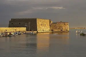 Historic Fortification Building Impressions: Sunset, evening light, backlight