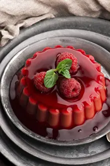 Fruit Desserts Recipes Impressions: Vanilla pudding with raspberry and raspberry sauce
