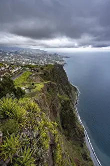 Steep Cliff View Impressions: View of the cliffs from the viewing platform