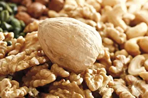 Studio Shot Background Impressions: Walnuts and mixed nuts, full format
