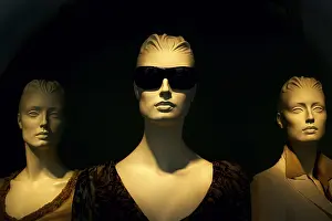 Fashion Doll Impressions: Window display - window dummies