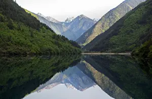 China Mountain Scenery Impressions: Jiuzhaigou